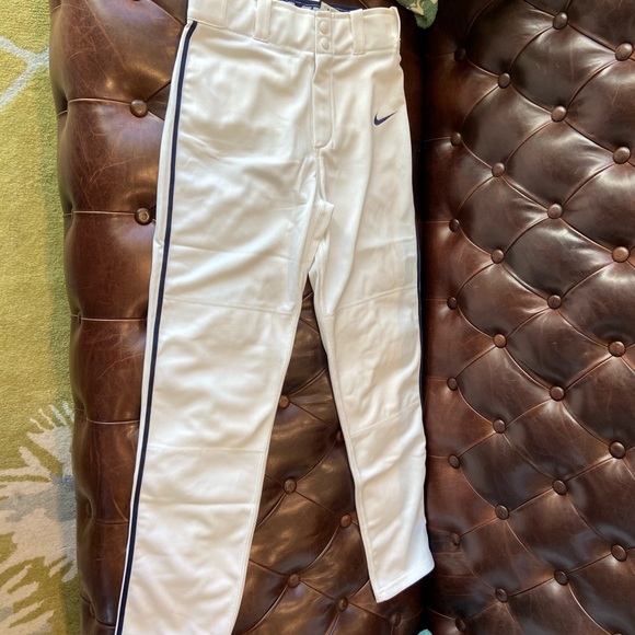 Nike Other - Nike White Pants please make a counter offer 👌💕